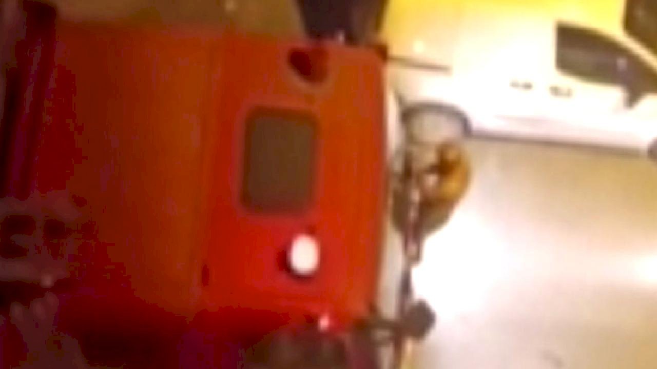 İstanbul'da cinnet getirip evini yaktı