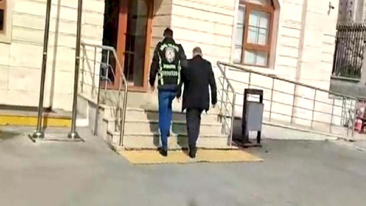 İstanbul'da servis şoförü trafik tartışmasında otomobil sürücüsüne saldırdı