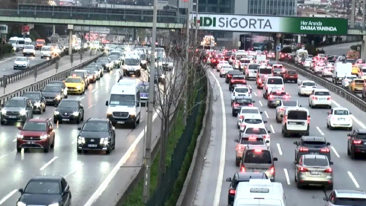 İstanbul'da Trafik Yoğunluğu Yüzde 63