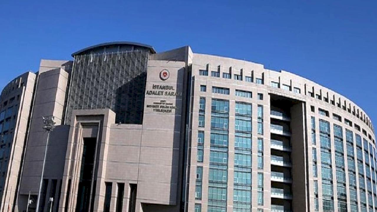 İstanbul'daki uyuşturucu soruşturmasında gözaltına alınan 21 şüpheli adliyeye sevk edildi