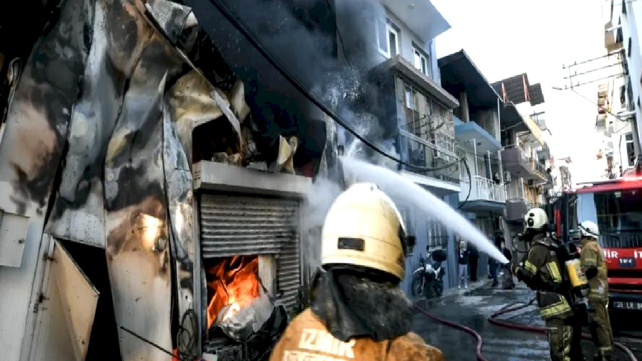 İzmir Buca’da iş yeri yangını panik yarattı