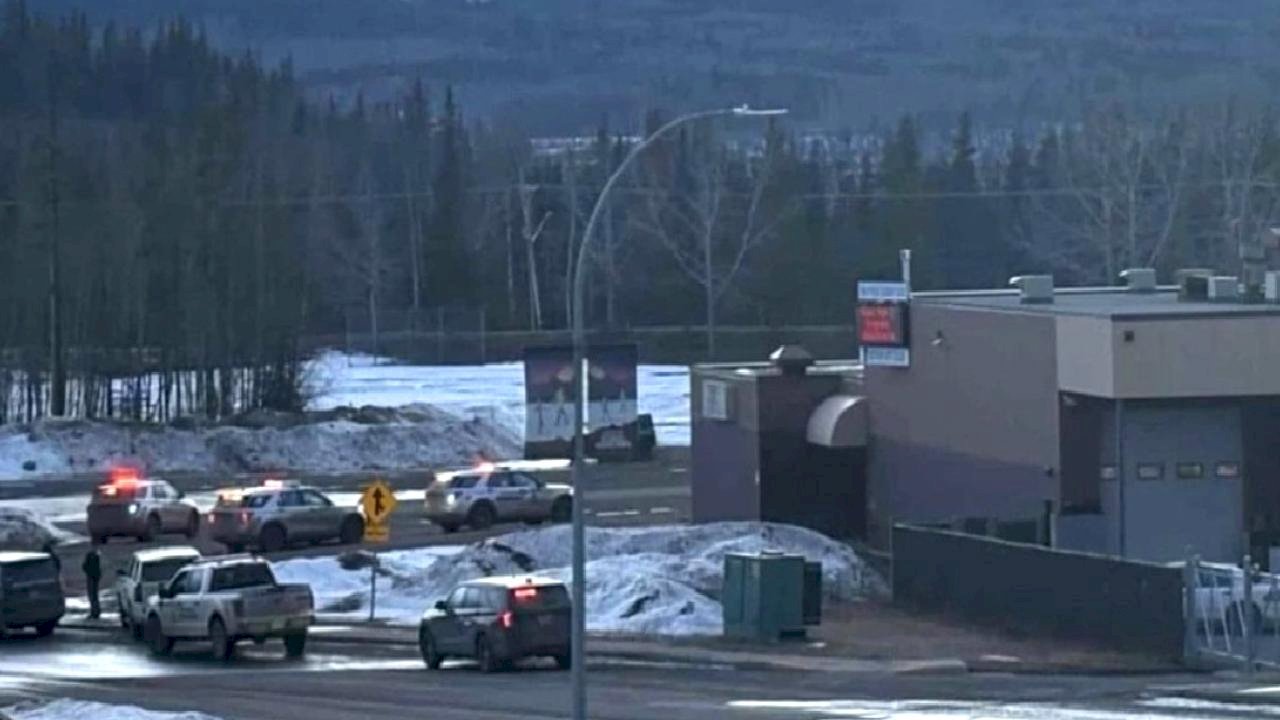 Kanada’da liseye silahlı saldırı: En az 10 kişi hayatını kaybetti