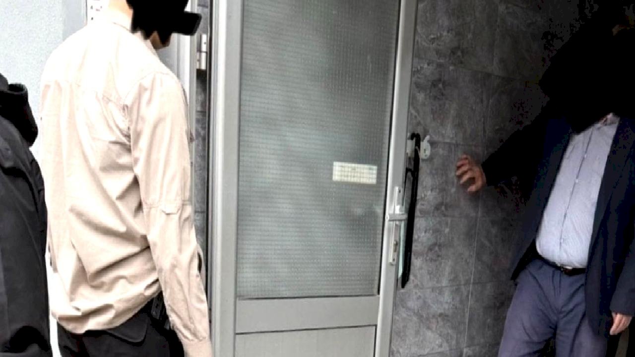 Karabük'te polis elinde ayakkabıyla kaymakamı bekledi, tepkiler sonrası açıklama geldi