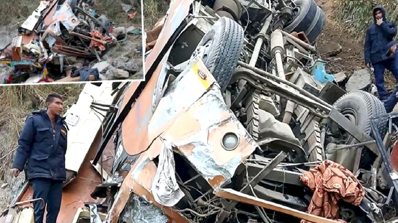 Katliam gibi kaza! Cansız bedenleri otobüsten güçlükle çıkardılar