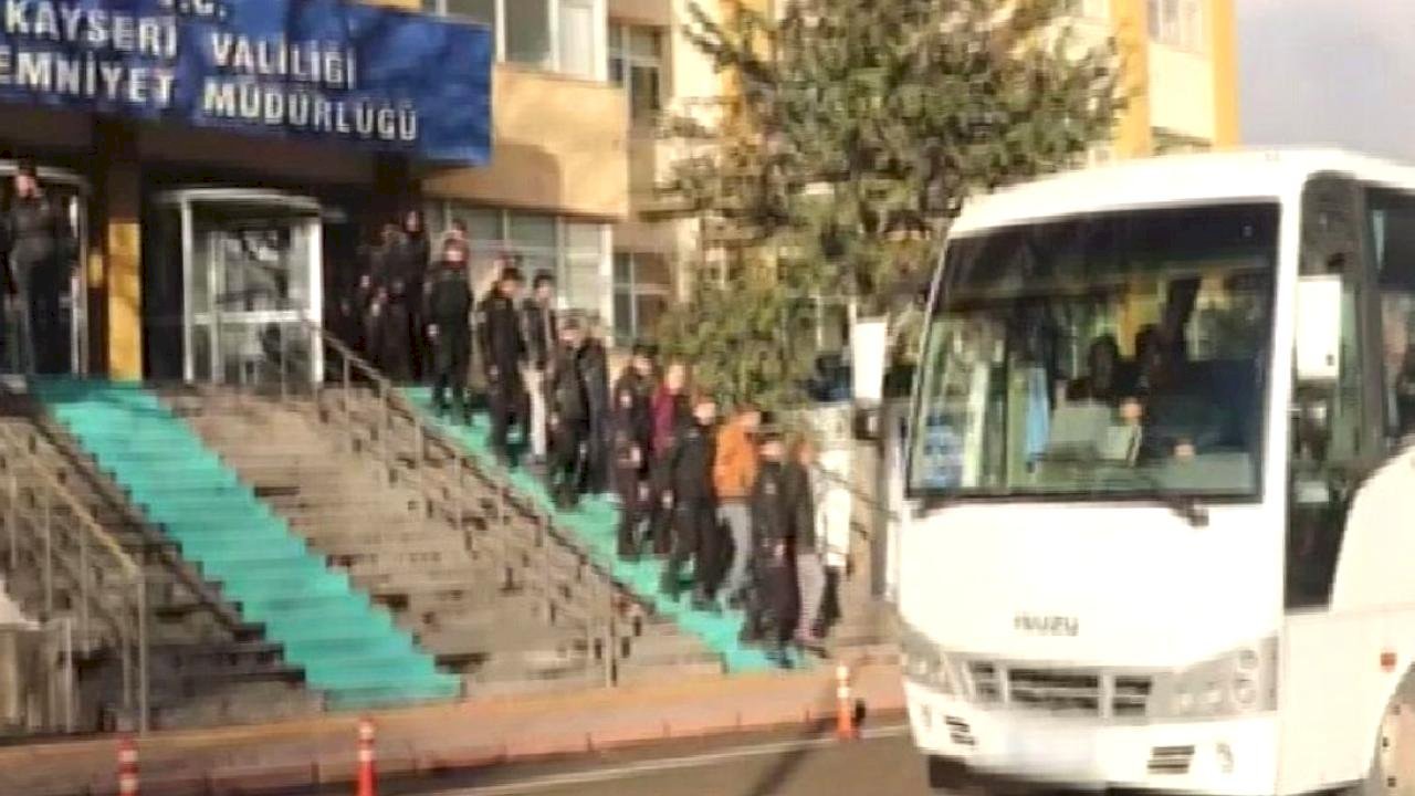 Kayseri'de FETÖ operasyonu: 54 şüpheli tutuklandı