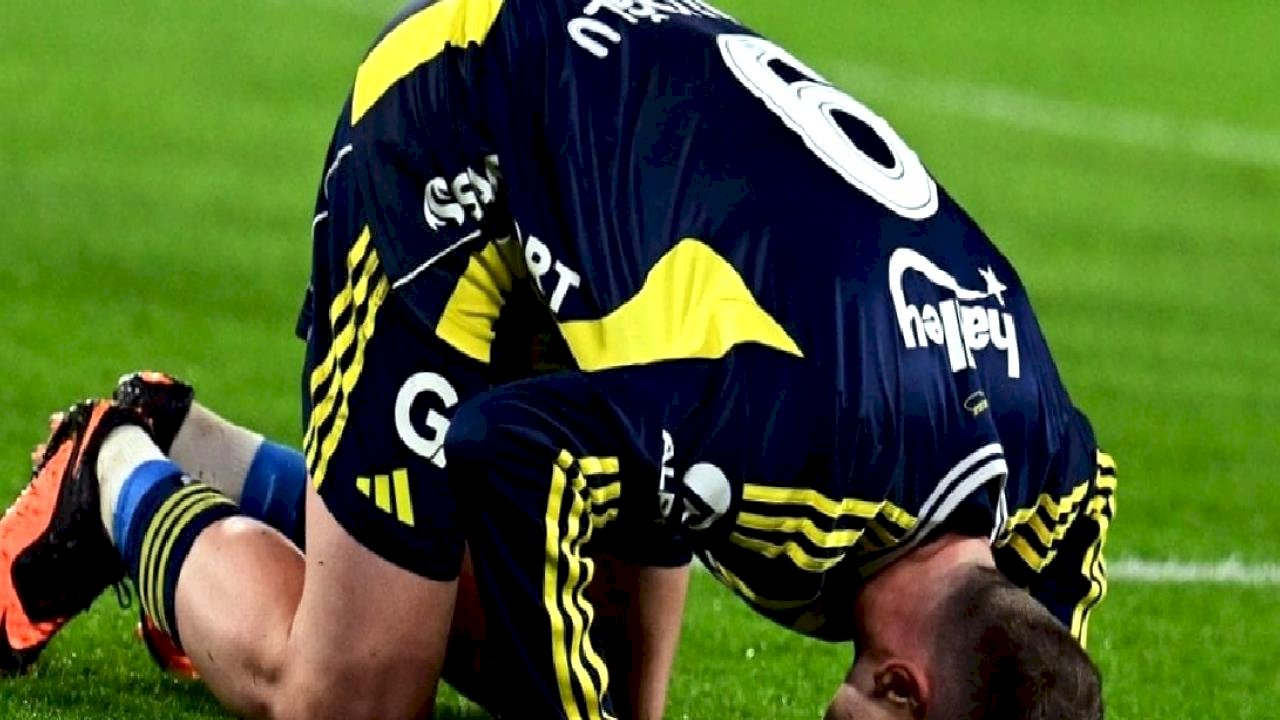 Kerem Aktürkoğlu gollerini attı secdeye gitti