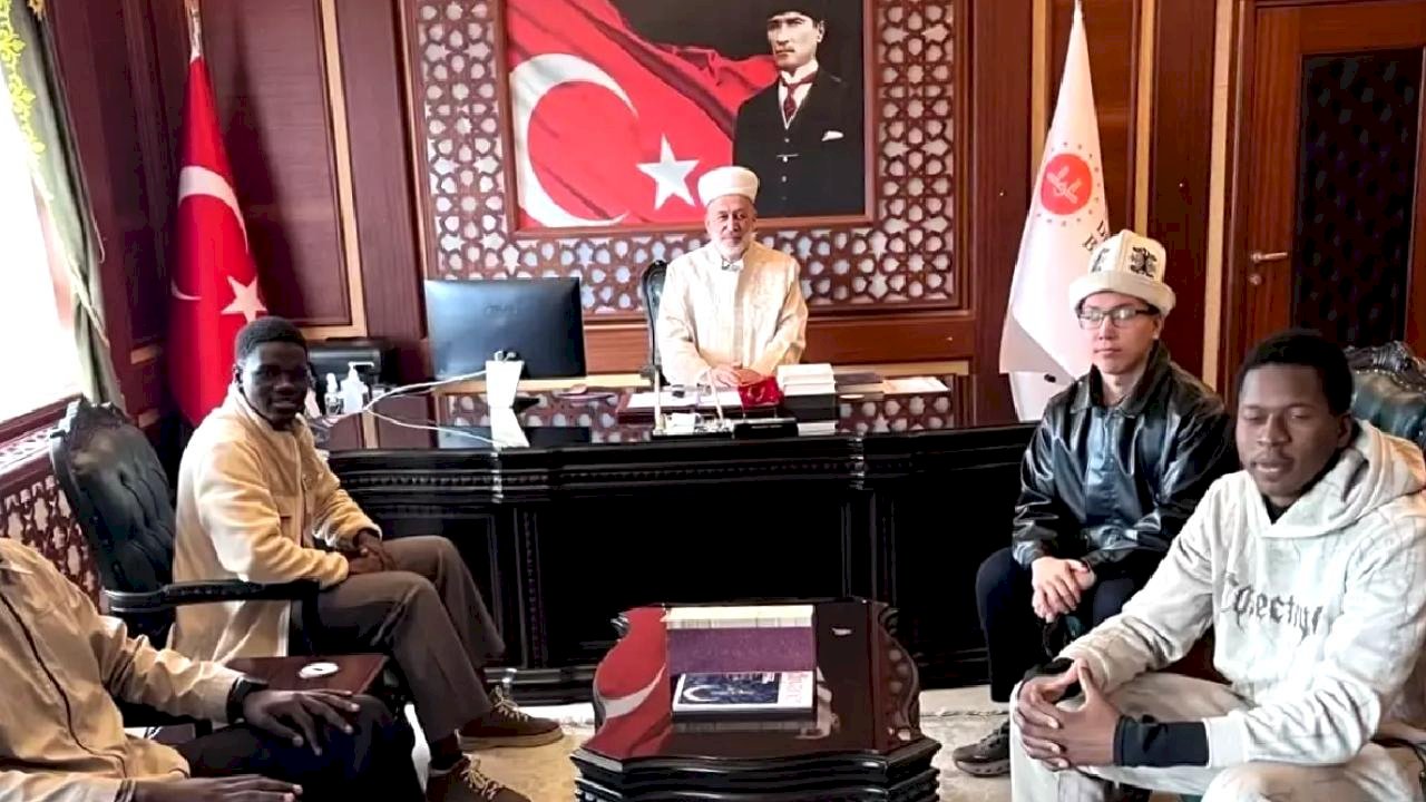 Kırgız Öğrenci Müslüman Oldu