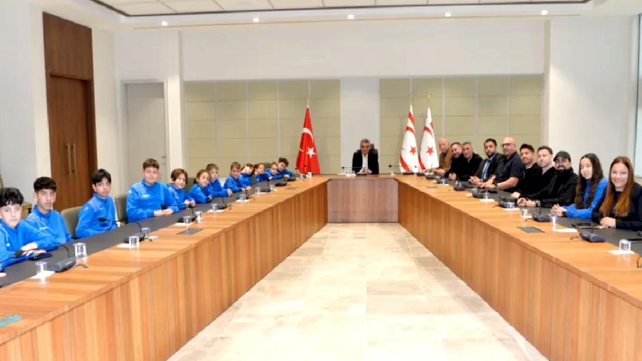 KKTC Cumhurbaşkanı Erhürman, sporcularla buluştu