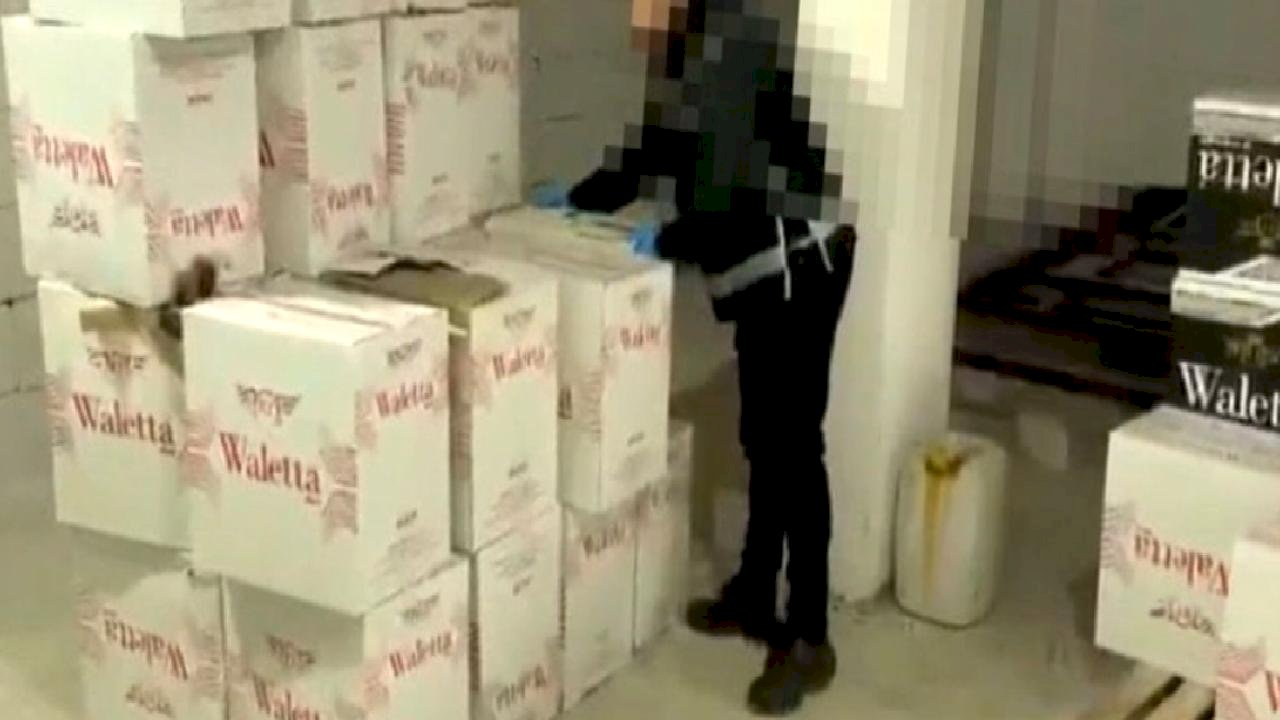Kocaeli'de 500 bin lira değerinde kaçak tütün ve makaron ele geçirildi