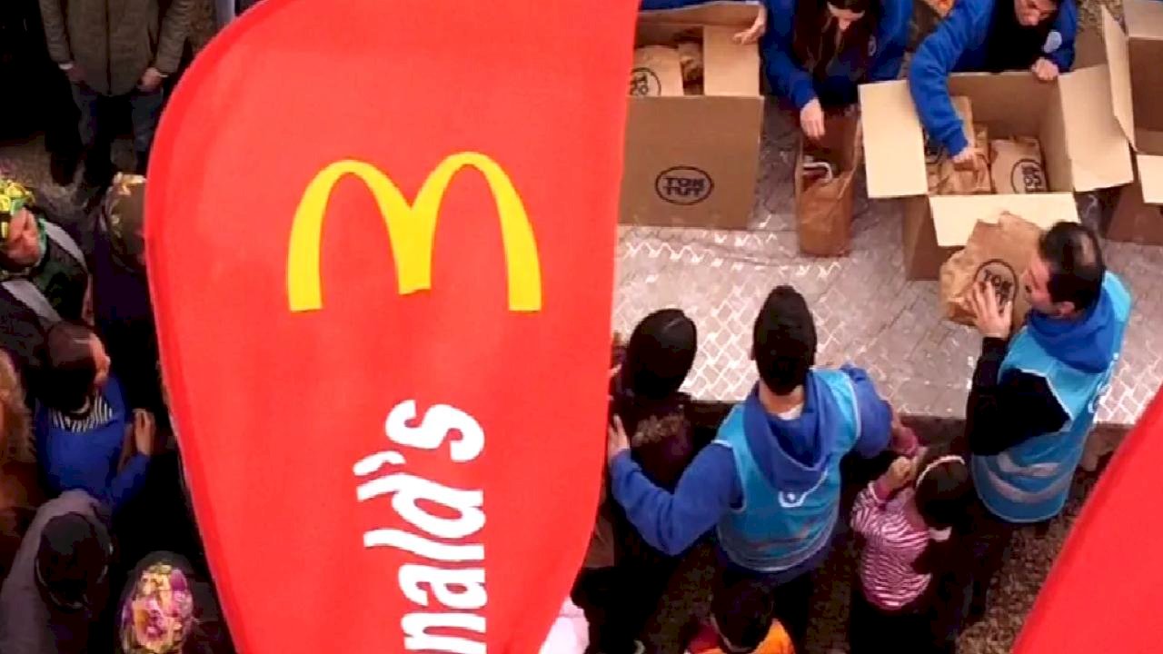 Konteyner Kentlerde İftar Sofraları Kuruluyor