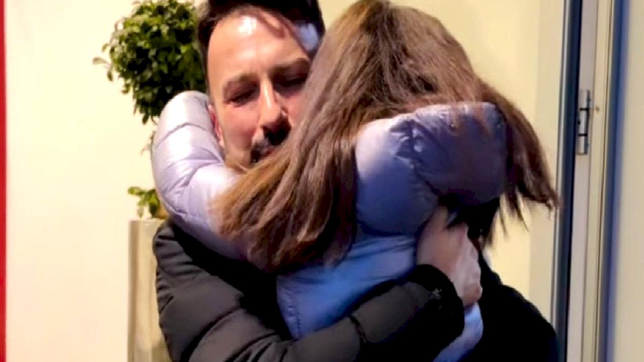 Megastar Tarkan, kızı Liya'ya kavuştu