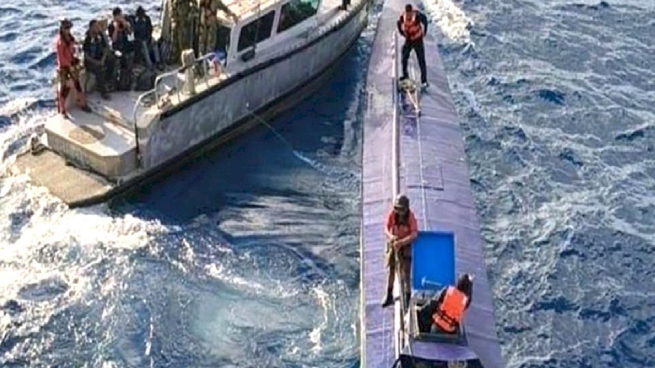Meksika'dan kartellere darbe: 4 ton kokain taşıyan denizaltı ele geçirildi