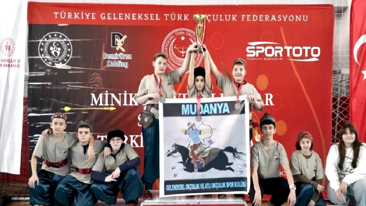 Mudanyalı minik okçulardan Türkiye derecesi
