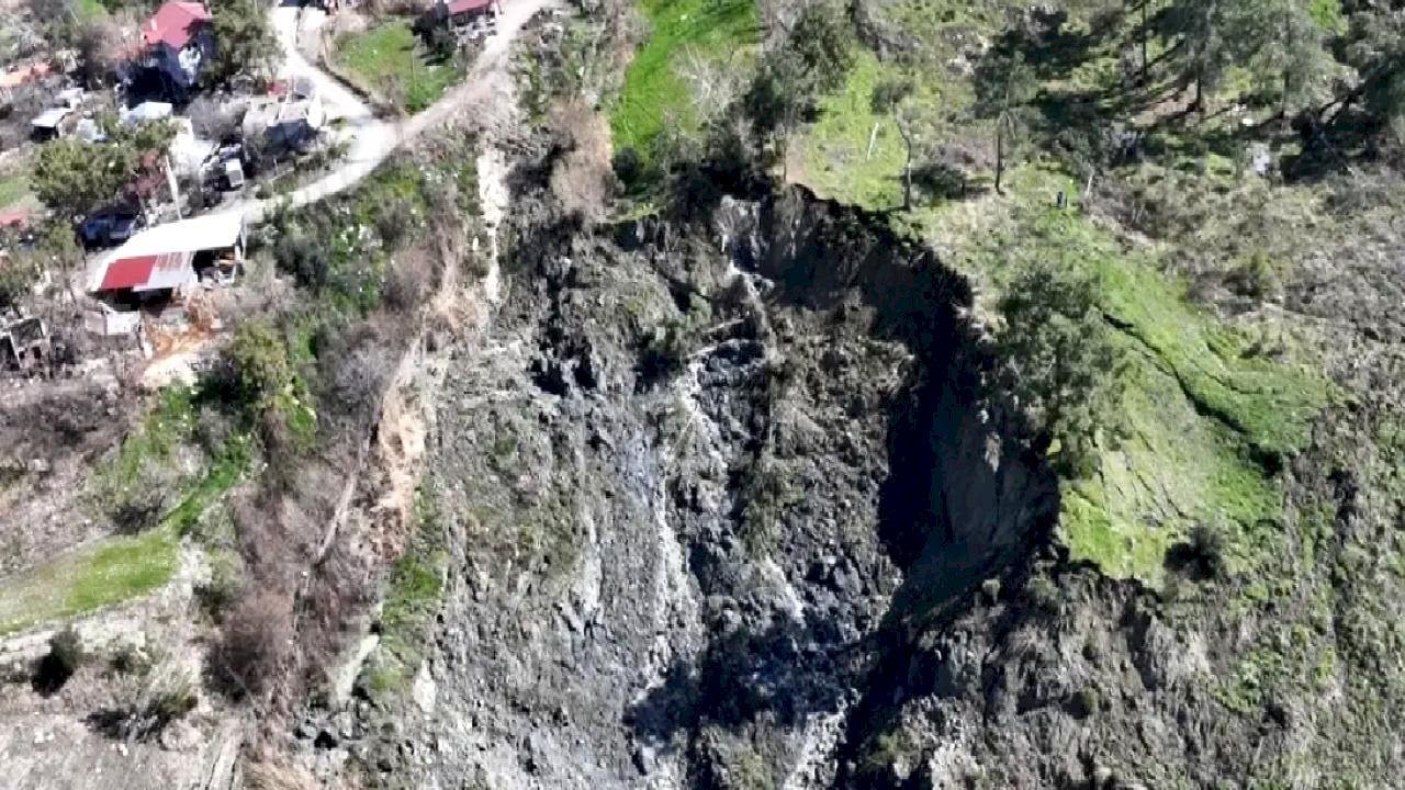 Muğla'da Heyelan Ulaşımı Kesintiye Uğrattı