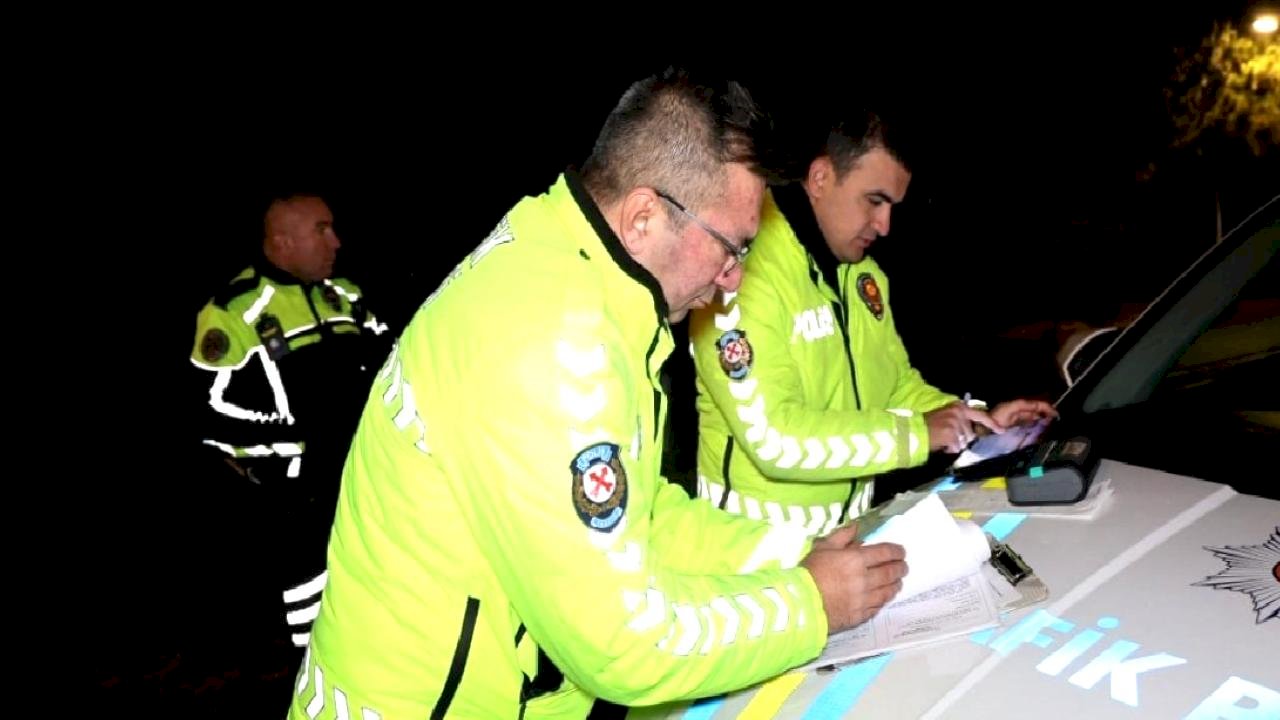 Nevşehir'de alkollü sürücü yolda uyuyakaldı