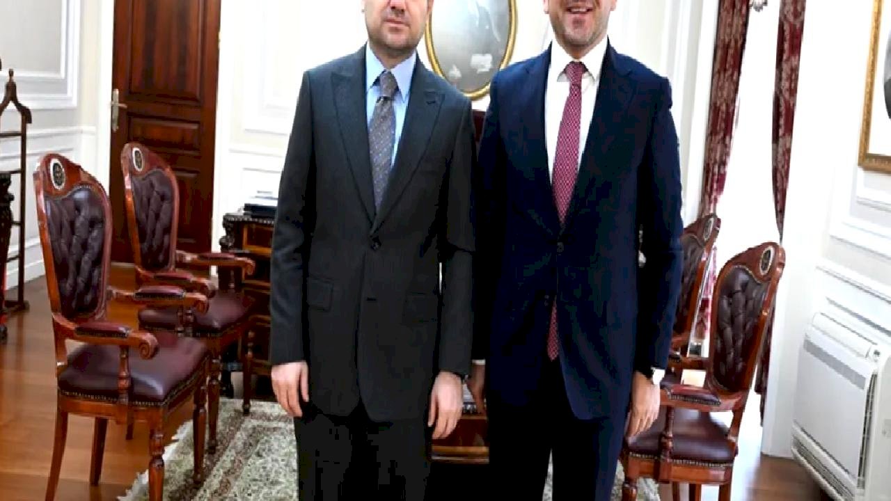 Nevşehirli Adalet Bakanı'na hemşehrisinden ziyaret