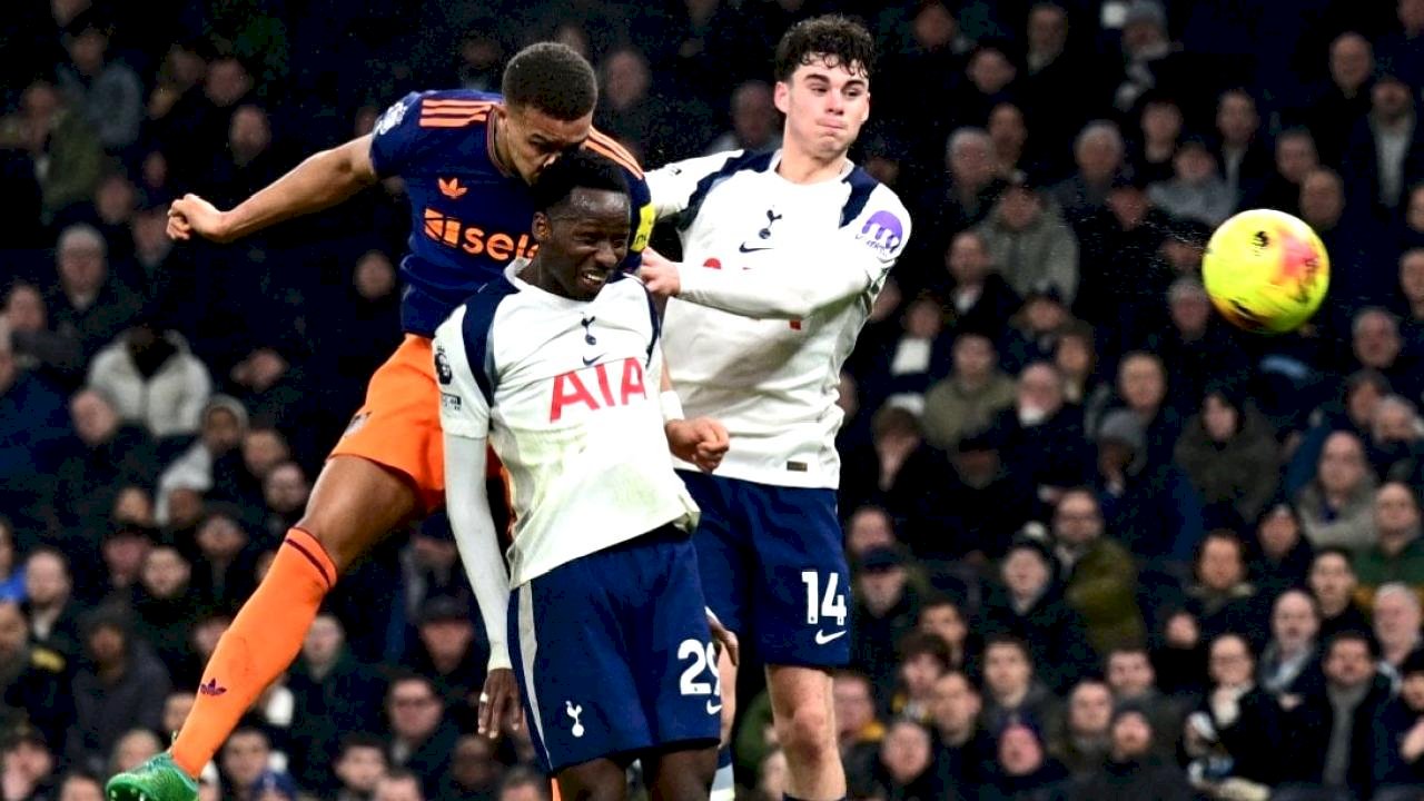 Newcastle United deplasmanda Tottenham'ı devirdi