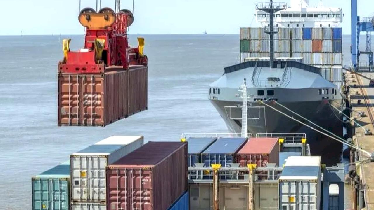 Ocak'ta dış ticaret açığı 8,4 milyar dolara yükseldi