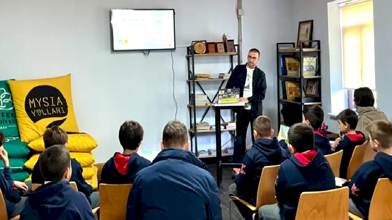 Öğrenciler Ertan Ayçetin Bisikletevi’nde Mysia Yolları’nı Tanıdı