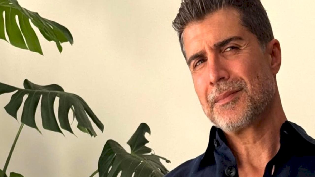 Özcan Deniz annesi Kadriye Deniz için para yağdırdı! Kardeşleri açıklama yaptı