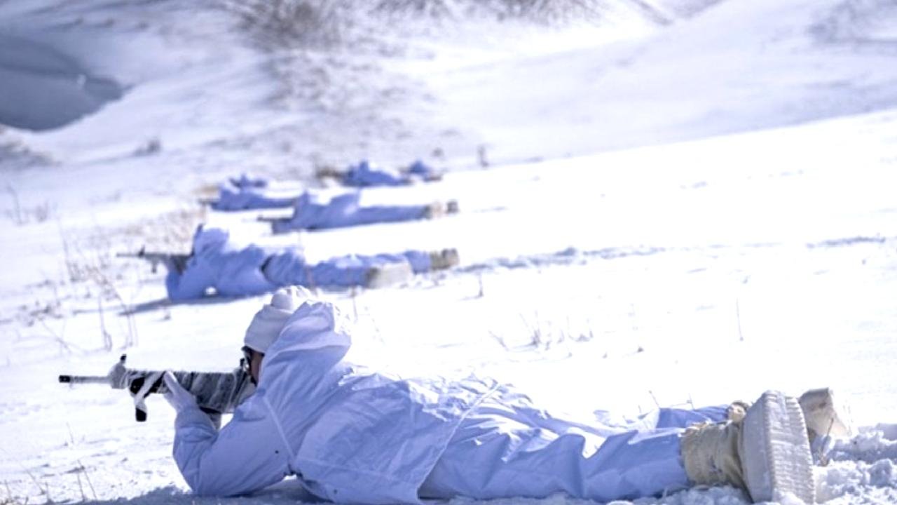 Özel harekat polisleri çetin kış şartlarına hazır