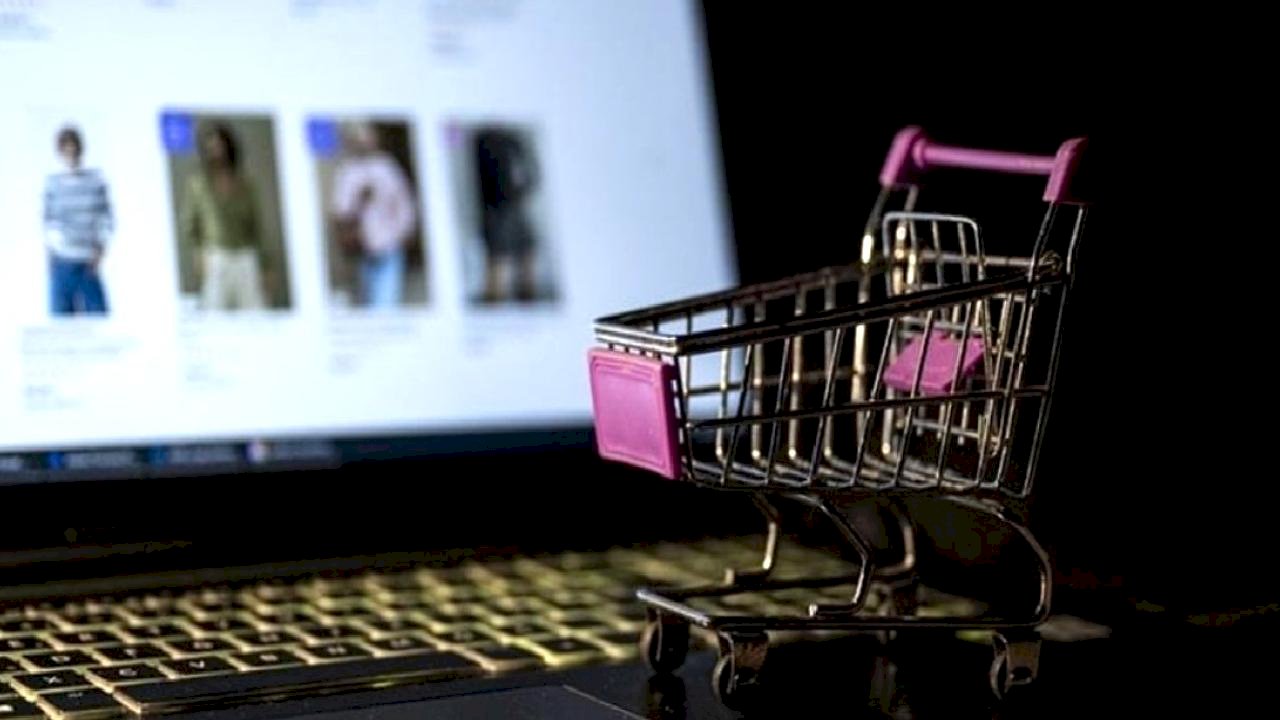 Ramazan ayında haneler ekonomik alışveriş için e-ticarete yöneliyor