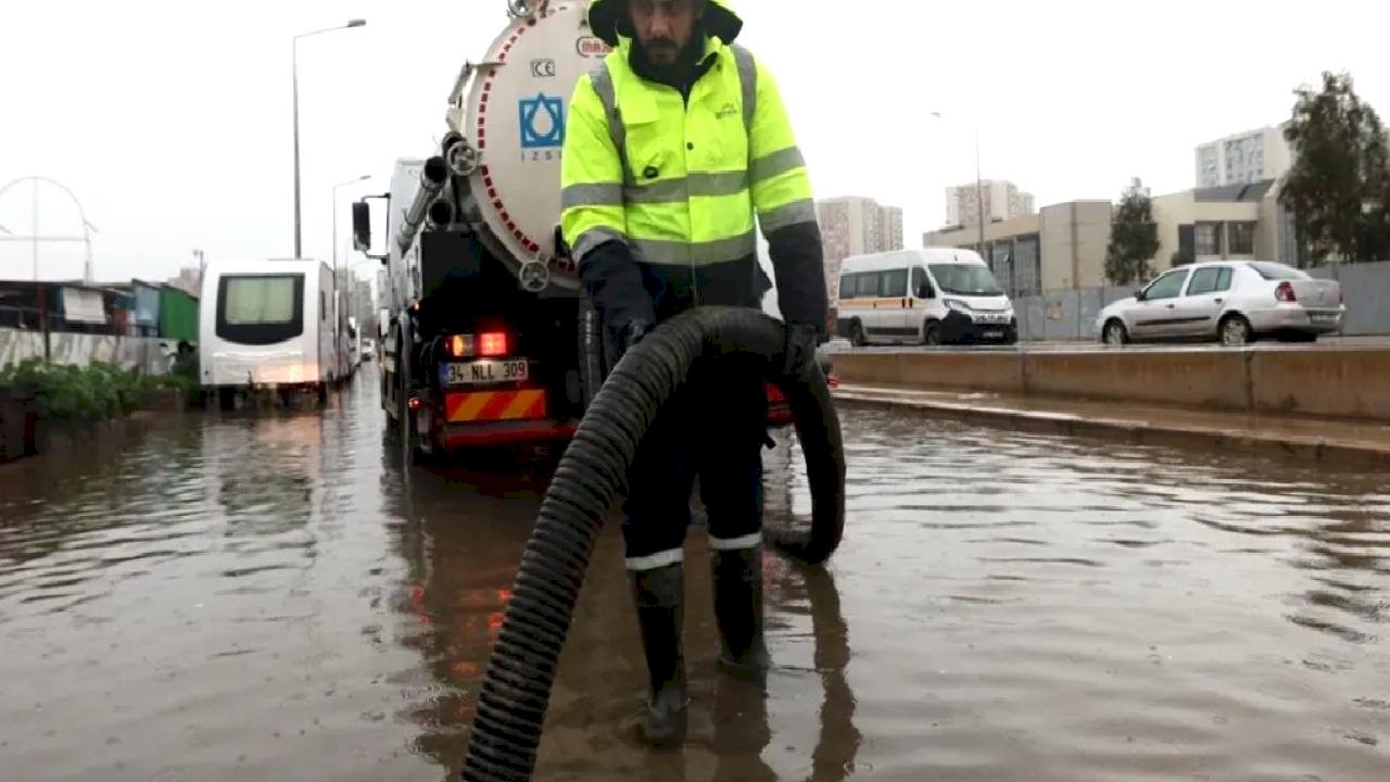 Sağanak yağışta İzmir teyakkuzda