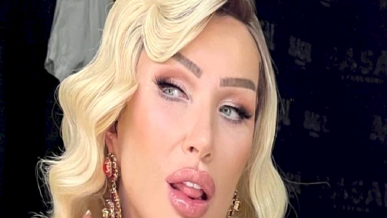 Seda Sayan eşiyle Tarkan'ı kulisinde ziyaret etti: Utandı kocam