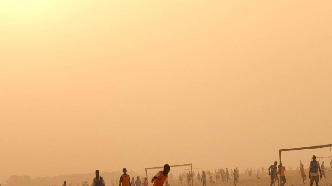 Senegal, Sahra Çölü'nden gelen tozun esareti altında