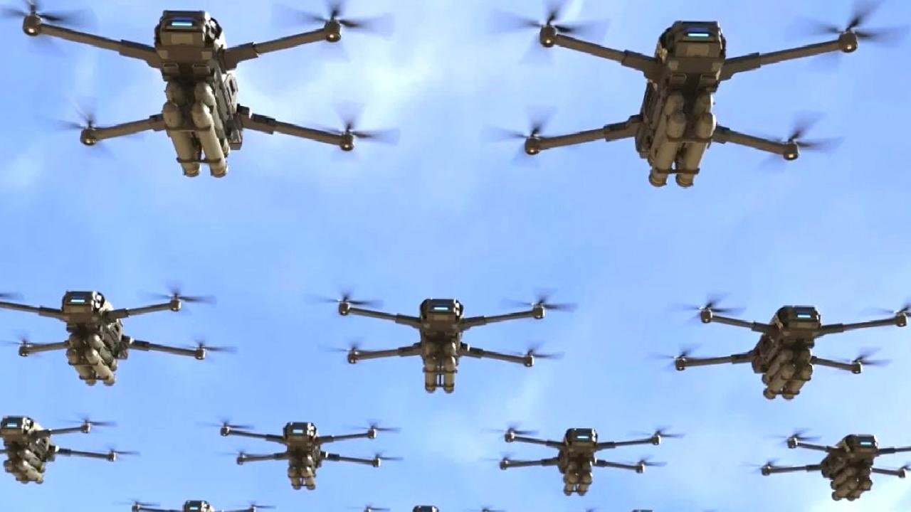 SpaceX, Pentagon'un özel projesine dahil oldu: Drone sürüleri üretecek