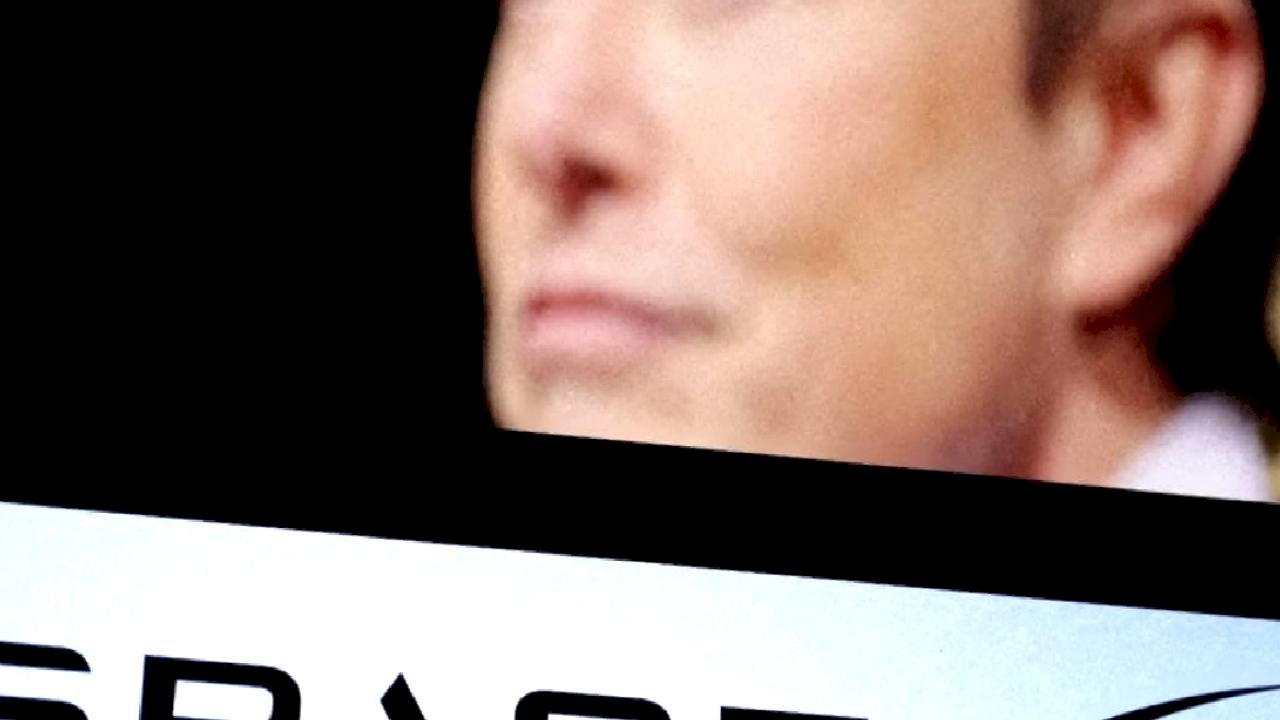 SpaceX'in Mars planı rafa kalktı: Öncelik Ay görevinde