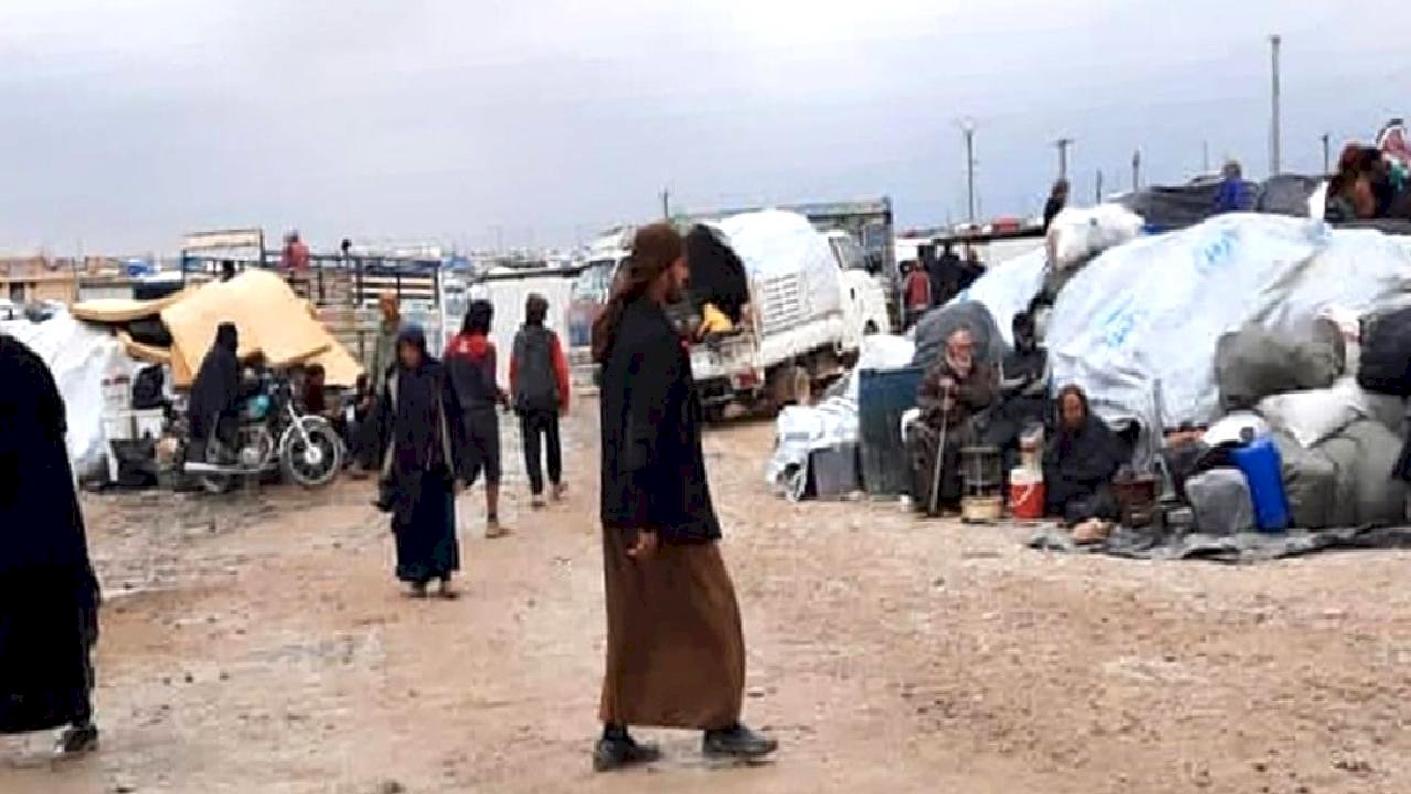 Suriye yönetiminden Hol Kampı kararı: 77 aile Halep kırsalına taşındı