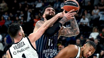 Anadolu Efes, Virtus Bologna'yı 31 sayı farkla devirdi
