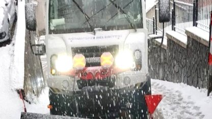 Bursa Osmangazi’nin yüksek kesimlerinde kar mesaisi