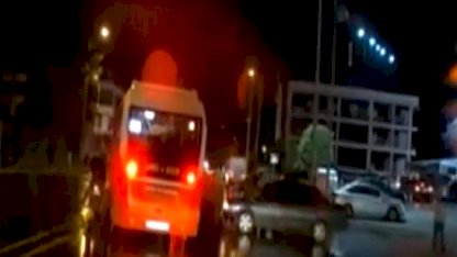 Düzce'de belediye otobüsü, elektrikli bisiklete çarptı