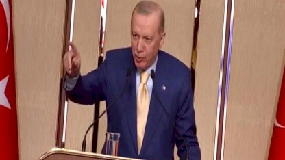 Erdoğan, açılan formayı görünce, konuşmasını böyle kesti