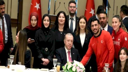 Erdoğan'dan gençliğe güven: Türkiye'yi sizlerle bugünlere getirdik