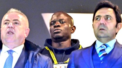 Fenerbahçe'de yeni transferler tribünde