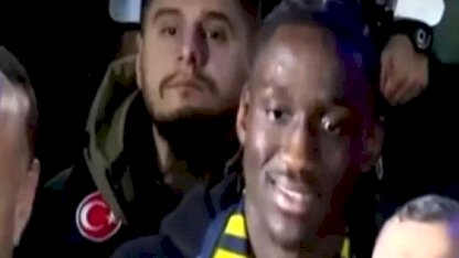 Fenerbahçe'nin yeni transferi Sidiki Cherif, ailesiyle beraber İstanbul'a geldi