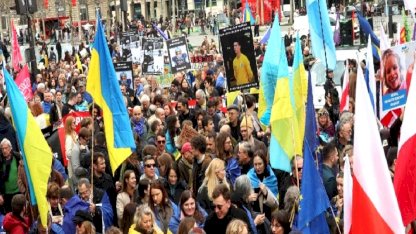 Fransa'da Ukrayna'ya destek yürüyüşü