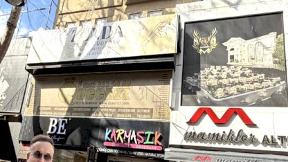 Hürriyetçi Sağlık-Sen Tabelası Asıldı