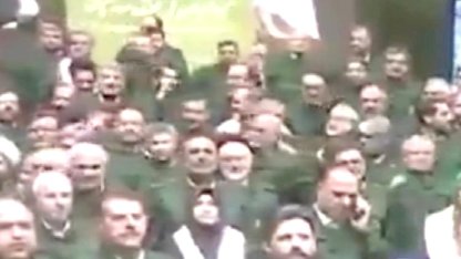 İran Parlamentosu'nda vekiller askeri üniforma giydi: 'Amerika’ya Ölüm' sloganları