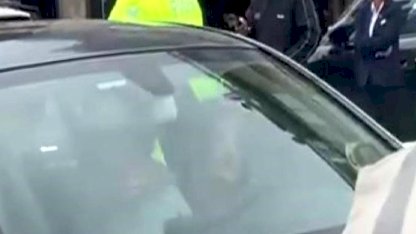 İstanbul'da trafiği kilitleyip aracında dans eden kadın hastaneye yatırıldı