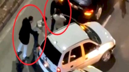 Kayseri'de trafikte yol verme kavgası kamerada: 3 gözaltı