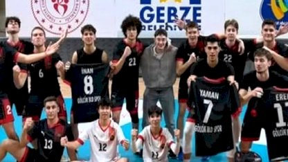 Kocaeli'de Gölcük Belediyesi voleybolda tarih yazdı
