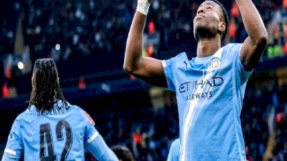 Manchester City, Salford City'yi iki golle geçti