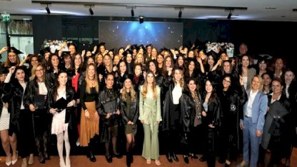 Mercedes-Benz "She’s Mentoring" Programında Geleceğin Kadın Liderlerine Destek Sürüyor