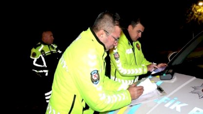 Nevşehir'de alkollü sürücü yolda uyuyakaldı