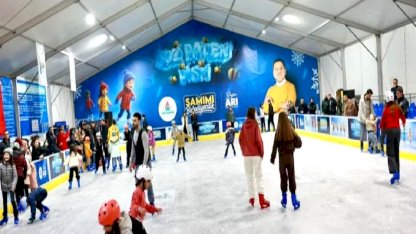 Nevşehir'de buz pateni pisti açıldı