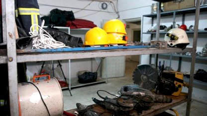 Niğdeli itfaiyeciler, deprem ekipmanlarını hatıra olarak saklıyor